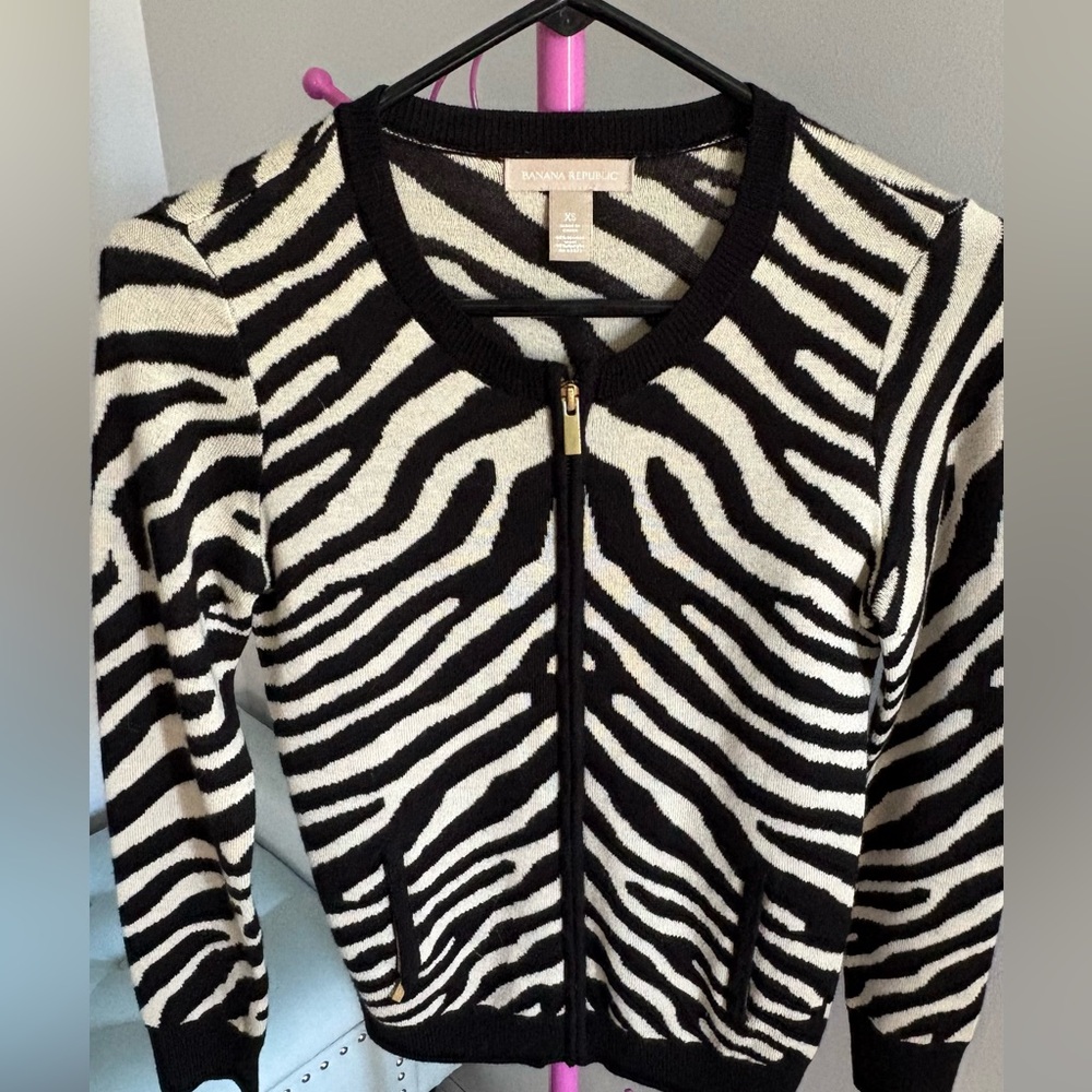Vintage Banana Republic Black and Cream Striped Zebra Sweater